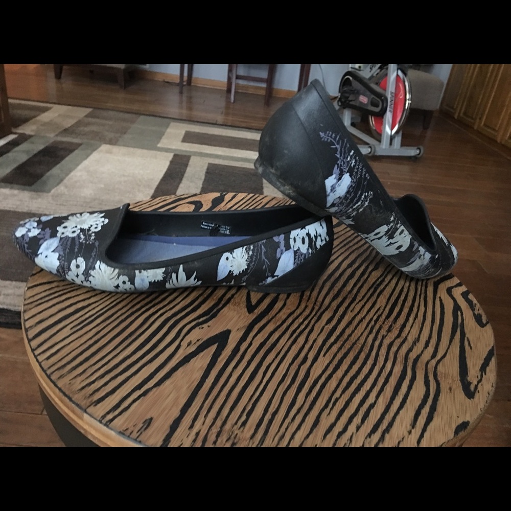 Croc shoes 7w